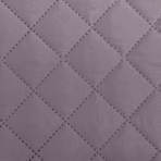 Narzuta „Rainy Day“. Pledy. Stylowa dwustronna narzuta na łóżko w kolorze fioletowym i jasnobrązowym, dodająca odrobinę ciepła i wyrafinowania do pościeli.