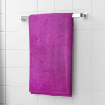 Ręcznik łazienkowy „Magenta“. Ręczniki, 70x140 cm. Luksusowy ręcznik w kolorze magenta oferuje zarówno styl, jak i wygodę, zapewniając doznania kąpielowe jak w spa.