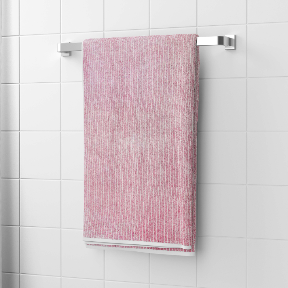 Ręcznik łazienkowy „Pink Lines“. Ręczniki, 70x140 cm. Elegancki jasnoróżowy ręcznik ozdobiony białymi liniami dla wyrafinowania.