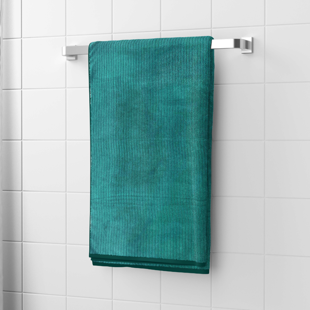 Ręcznik łazienkowy „Pond Streaks“. Ręczniki, 70x140 cm. Stylowy zielonkawy ręcznik ze smugami dla wyrafinowania.