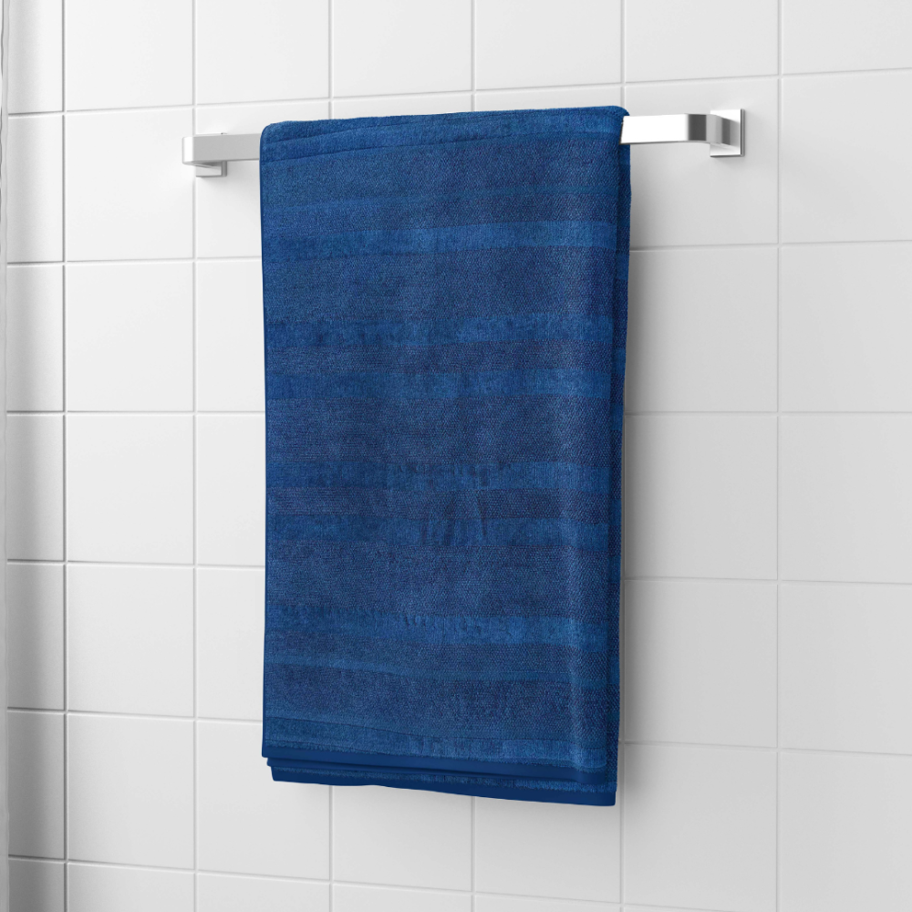 Ręcznik łazienkowy „Terry Blue“. Ręczniki, 50x90 cm, 70x140 cm. Luksusowy niebieski bawełniany ręcznik kąpielowy, trwały i przytulny, oferujący odświeżające i eleganckie wrażenia podczas codziennej kąpieli